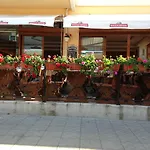 Atol فندق