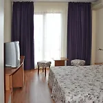 Hotell Atol 3*