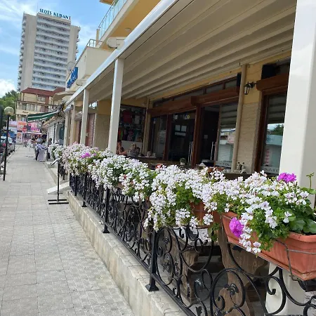 Atol Sluneční pobřeží